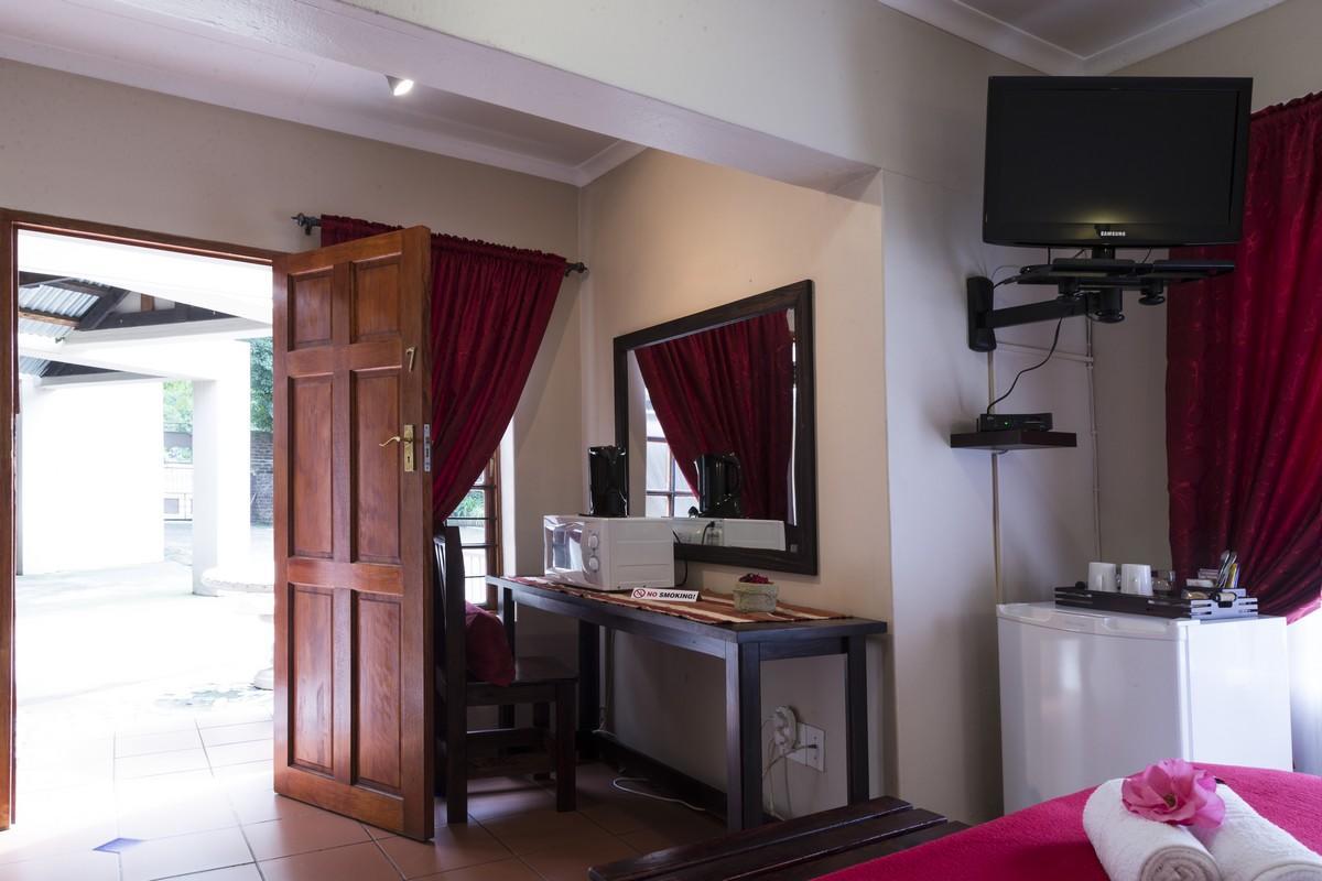 Holme Lea Manor Bed & Breakfast Piet Retief Dış mekan fotoğraf